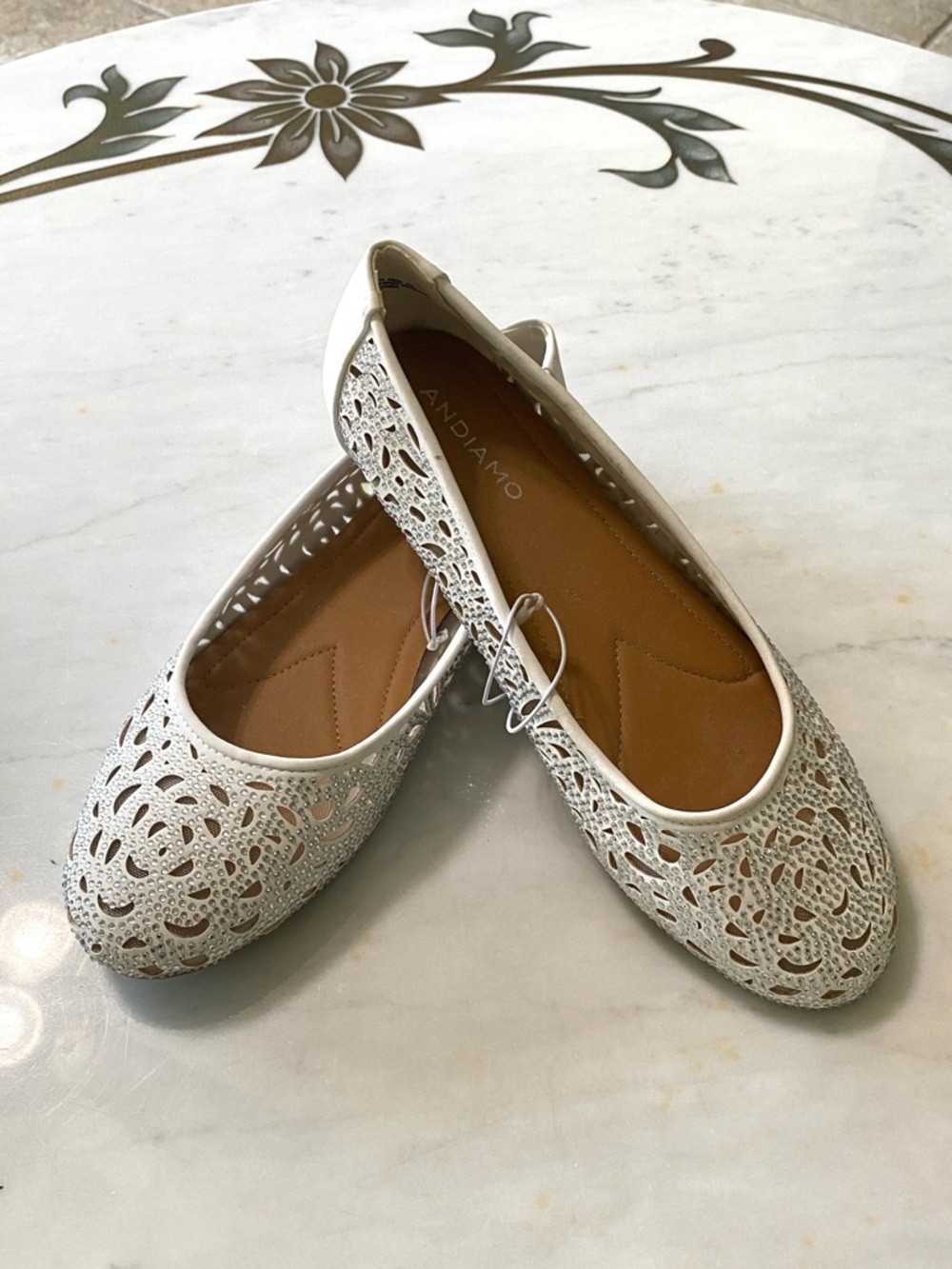 New Andiamo White Flats